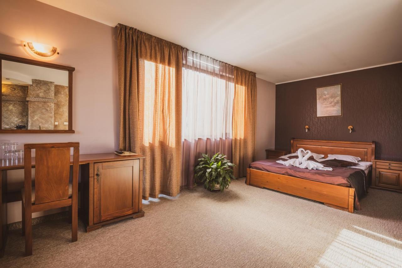 Хотел Том И Нези Класик Velingrad Exterior photo